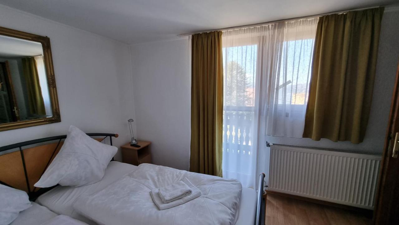 Casa Germana 호텔 Lupeni  외부 사진